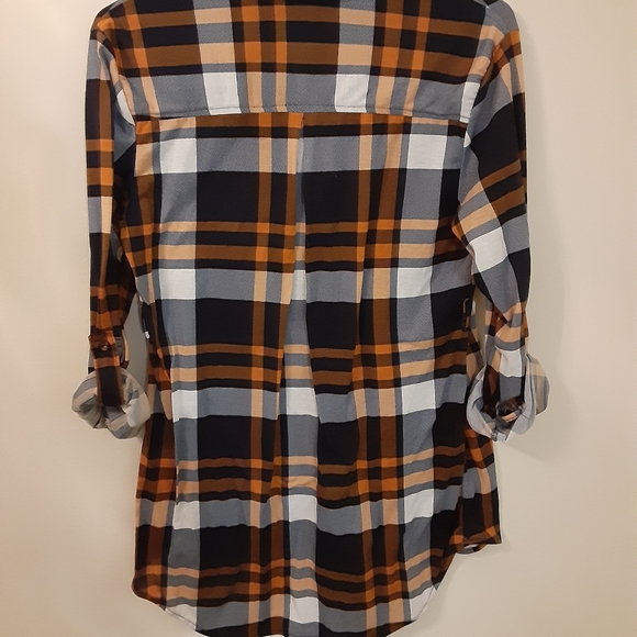 Flannel style button down top - Picture 4 of 5
